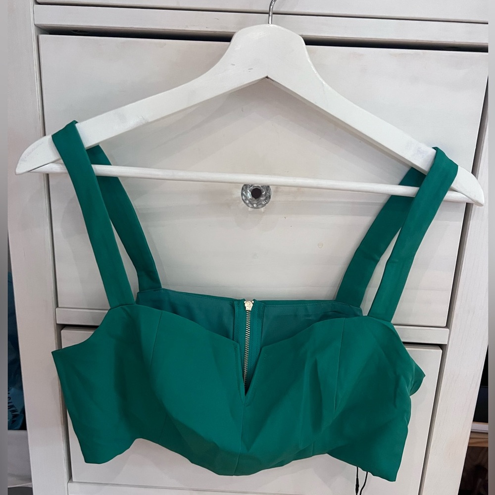 Green crop top zipper back never worn with tags